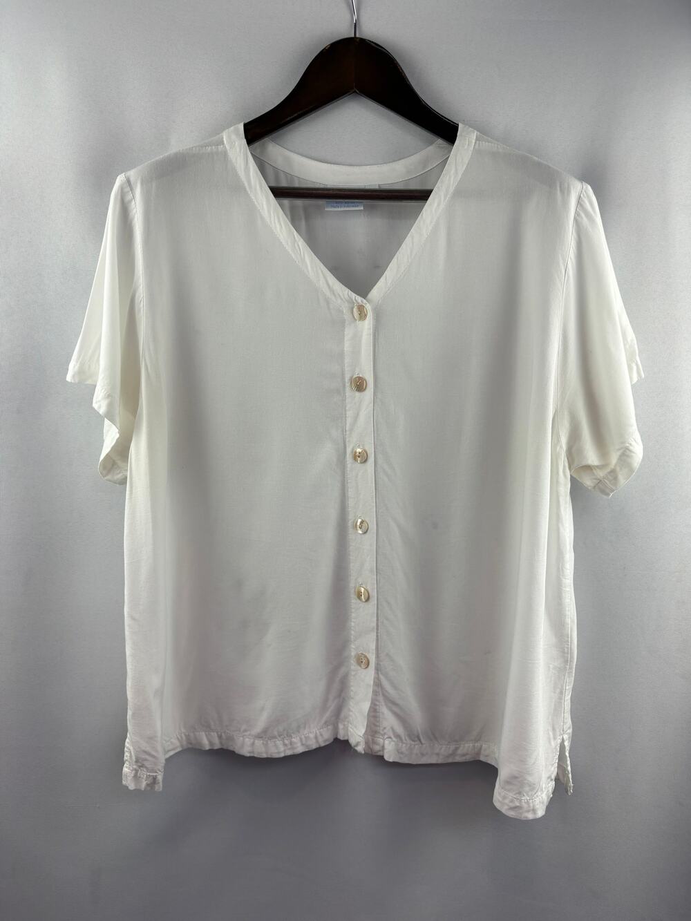 Women’s Blue Ginger XL White Button Up Blouse